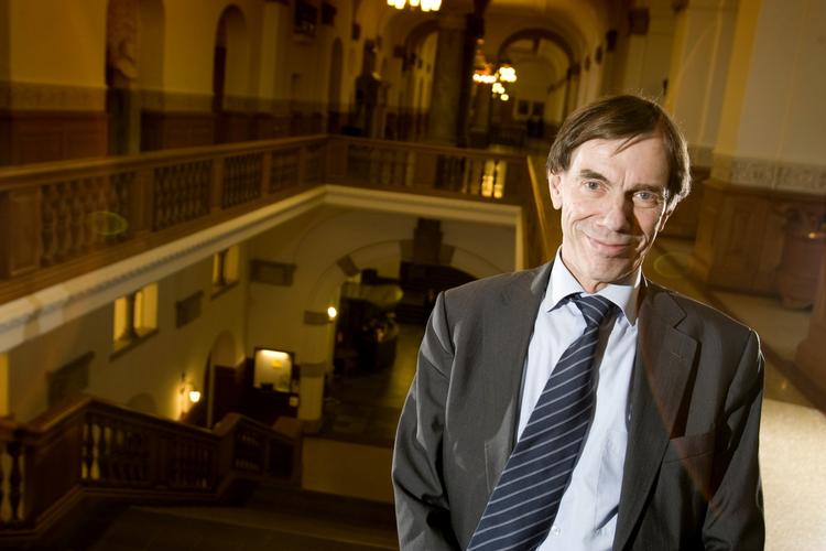 Rumænien og Bulgarien er for »tilbagestående« til at køre et »hæderligt samfund«, siger Mogens Camre, der sidder i EU-parlamentet for Dansk Folkeparti. (Arkivfoto) 