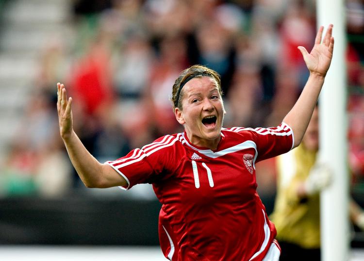 Tre af Merete Pedersens 65 landskampsmål blev scoret i 6-1-sejren over Slovakiet i Viborg sidste sæson. Arkivfoto. 