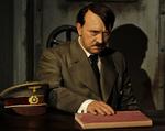 En 42-årige tysker er blevet idømt en bødestraf for at rive hovedet af en voksfiguer af Adolf Hitler på Madame Tussauds museum i Berlin. Arkivfoto. 