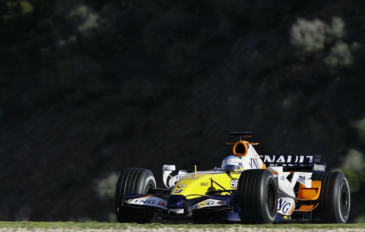 Den spanske racerkører Fernando Alonso har kørt for Renault siden 2008. (Arkiv). 