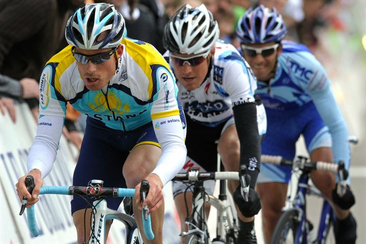Lars Bak (midt) er fuld af optimisme under Gieoren, hvor han i dag kom i mål samtidig med Lance Armstrong. Arkivfoto 