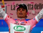 Danilo Di Luca fra Italien i de rosa førertrøje. 
