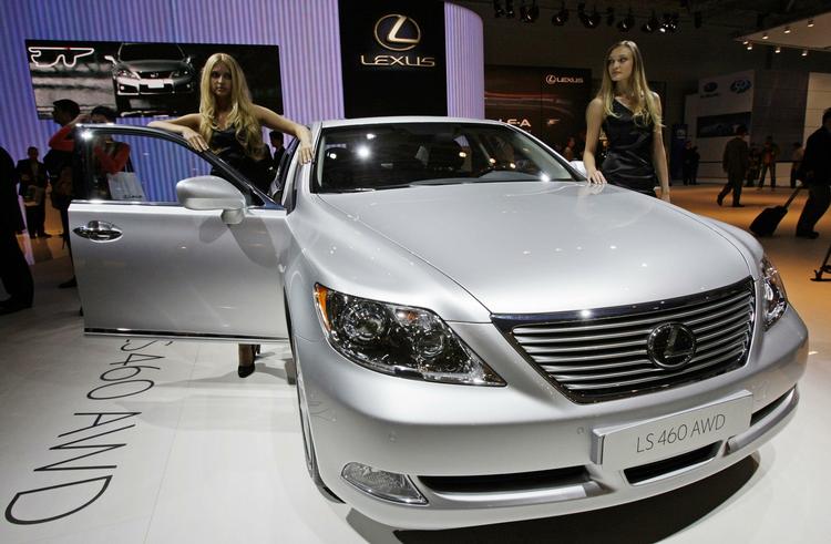 Den ypperste luksus, men også med en snert af en grøn profil. Sådan er Lexus LS 600 h. 
