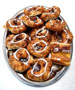 Hjerneforsker Peter Lund Madsen har svært ved at styre sin begejstring for wienerbrød, hvis han først sætter tænderne i et stykke, og løsningen ligger derfor lige for:  »Jeg lader helt være med at røre det«, siger han. 