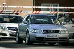 En Audi, der holder lige ved gerningsstedet på Amager, er blevet ramt af to skud. 