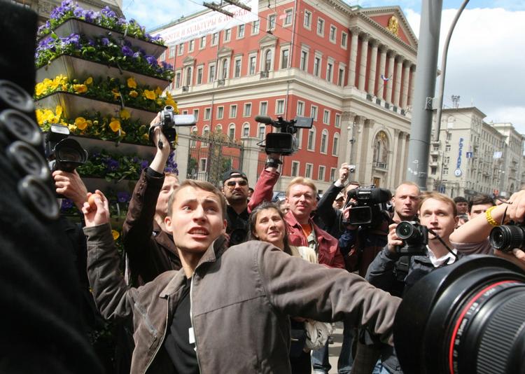 Homoseksuelle kan fremkalde stærke og meget aggressive følelser i Moskva. Billedet er fra en bøsseparade sidste år. 