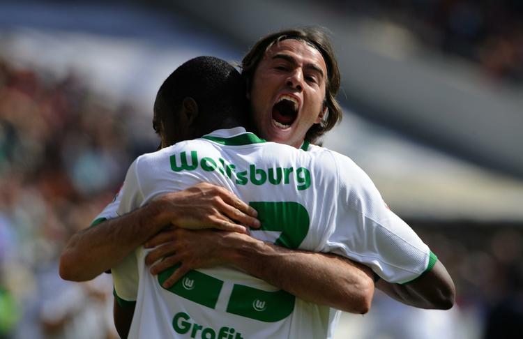 Wolfsburgs topscorer Grafite (th.) scorede to af målene, men blev overgået af holdkammeraten Edin Dzeko, der lavede tre. 