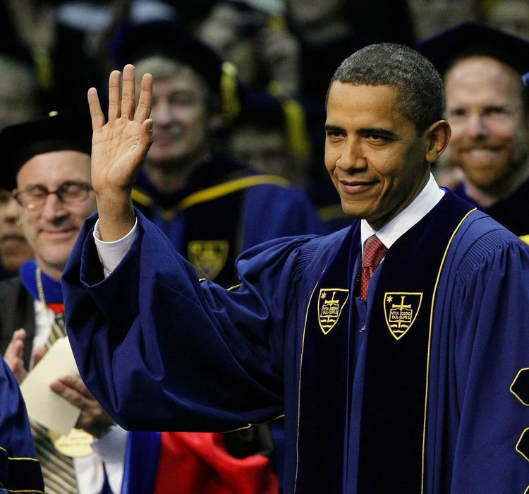 I dag blev Barack Obama også udnævnt til æresdoktor på universitetet Notre Dame. 