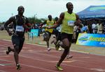 Usain Bolt 'lunter' sig til en sikker sejr i tiden 9,93 i GC Foster College Classic i hjemlandet Jamaica 14. marts. Det var Bolts første konkurrence-løb siden september. Arkivfoto. 