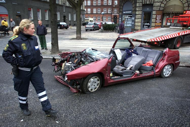 Biltyv smadredede denne Citroen på Frederiksberg Alle. Arkivfoto. 