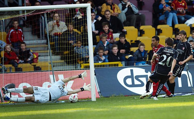 Jimmy Nielsen måtte i netmaskerne fire gange i Vejles nederlag til FC Nordsjælland. 