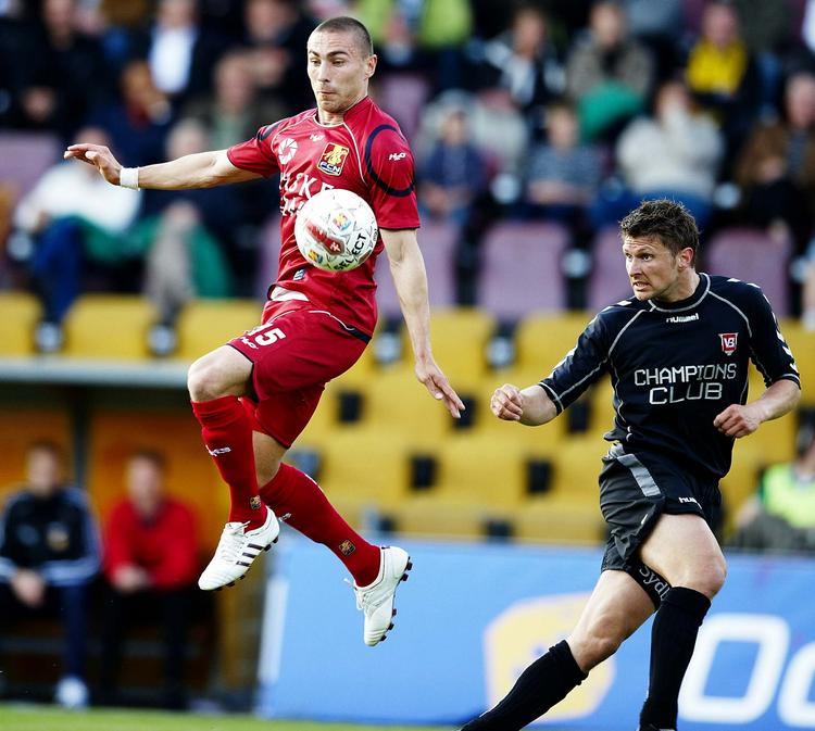 Bajram Fetai, tv., lavede hattrick i FC Nordsjællands 4-1-sejr over Vejle. 