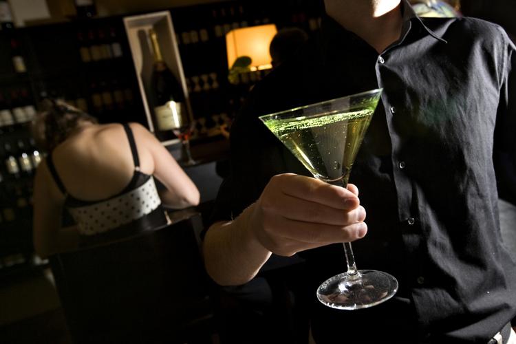 Værsågod - send en sms og få din cocktail bragt ud. Det nye koncept er nu tilgængeligt i København. 