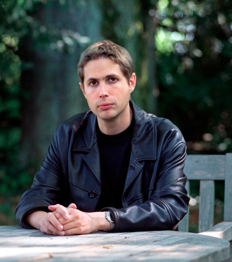 Daniel Kehlmann blev berømt for    'Opmåling af  verden'. Hans nye roman handler om identitet - og  berømmelse.  Foto: Arne Dedert 