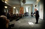 I otte år var det Anders Fogh Rasmussen, der bød velkommen til de ugentlige pressemøder i Statsministeriet. Nu har Lars Løkke Rasmussen overtaget. Billedet er fra hans debut 21. april. 