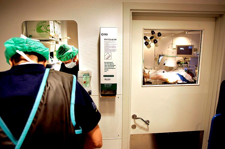Privathospitalerne har fået en overbetaling for deres behandlinger, erkender Dansk Fokeparti. 