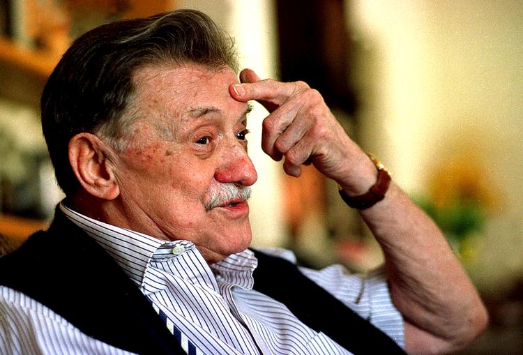 Mario Benedetti skrev uhyre enkelt, ligefremt og altid om almindelige menneskers almindelige dagligdag i Latinamerika, hvilket gjorde ham enormt populær på hele kontinentet. Foto: Matilde Campodonico/AP 