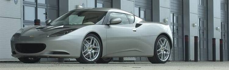 Lotus Evora har plads til enten to eller fire passagerer – i det ydre er der ingen forskel på de to versioner. 