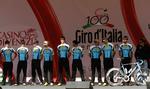 Astana har cyklet med i Giro d'Italia. Nu får de også penge for anstrengelserne. Arkivfoto. 