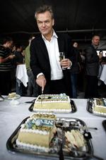 Per Mikael Jensen fejrer lanceringen af TV 2 News. Arkivfoto 