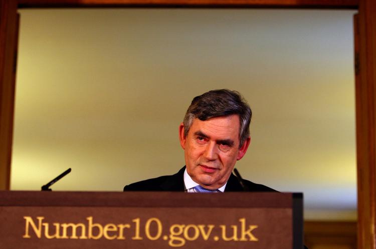 Gordon Brown ved sit pressemøde mandag, da han blev udspurgt af pressen om politikernes misbrug af offentlige penge. 
