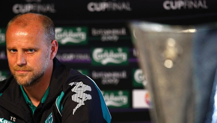 Werder Bremens træner Thomas Schaaf øjner lidt succes i Uefa Cup-finalen efter en skuffende sæson. 