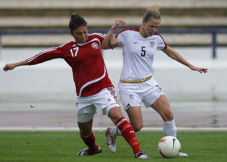 En af kvindefodboldens helt store talenter, Nadia Nadim (tv.). Arkivfoto. 