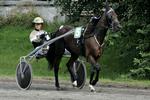 Birger Jørgensen har vundet omkring 6.500 løb som travkusk. Her er han med La Colle Simoni i 2007. Arkivfoto. 