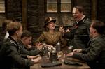 Quentin Tarantinos Cannes-bidrag, 'Inglourious Basterds', handler om Anden Verdenskrig, men filmen kunne lige så vel have udspillet sig på et  mexicansk horehus som i det besatte  Paris. Foto fra filmen 