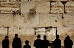 Jøder beder ved Grædemuren i Jerusalem. 
