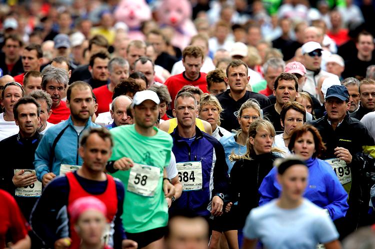Det er kronprins Frederik, der sender de mere end 10.000 løbere afsted ud på ruten, når Copehagen Marathon finder sted søndag. Arkivfoto: Jens Dresling 