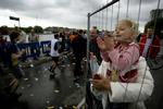 Fra marathonløbet i 2006, hvor deltagerne også blev våde. 