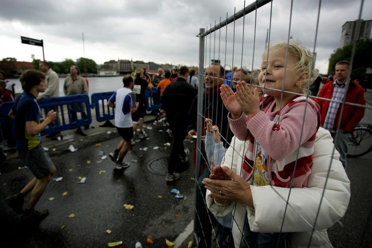 Fra marathonløbet i 2006, hvor deltagerne også blev våde. 