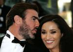 Eric Cantona ses her med hustruen Rachida Brakni til Cannes-premieren på 'Looking for Eric' forleden. Arkivfoto. 