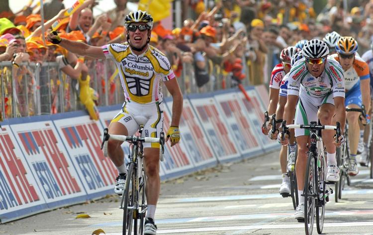 Mark Cavendish kom for tredje gang i år først over stregen i en Giro-etape. 