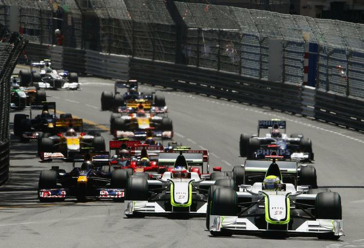 Brawn-bilerne er urørlige i Formel 1-feltet, hvor Jenson Button er godt på vej mod VM-titlen. 