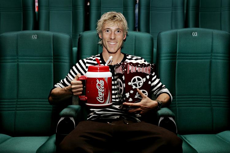 Så er der serveret. En tur i biffen med lidt popcorn og 1,8 liter cola. Så meget cola kan blive en farlig vane. 
