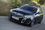Udseendet er blevet en tand barskere på Opel Insignia OPC, med bl.a. nye, lodrette luftindtag i fronten. 