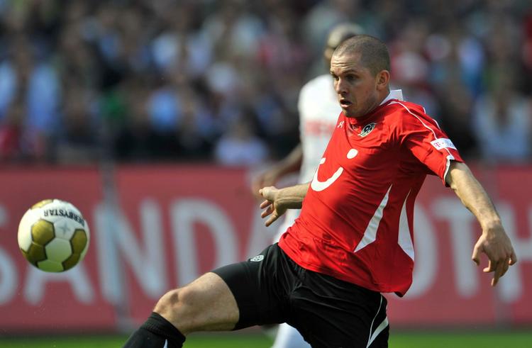 Leon Andreasen scorer for sin klub Hannover 96 i kampen mod FC Köln 25. april. Arkivfoto. 
