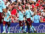 Wade Elliott scorede det mål, der sendte Burnley og den danske målmand Brian Jensen i Premier League. 