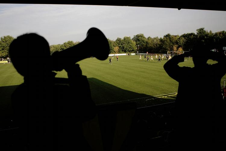 Endnu en kamp i de lavere fodboldrækker er blevet skæmmet af tilskuernes dårlige opførsel. Arkivfoto. 