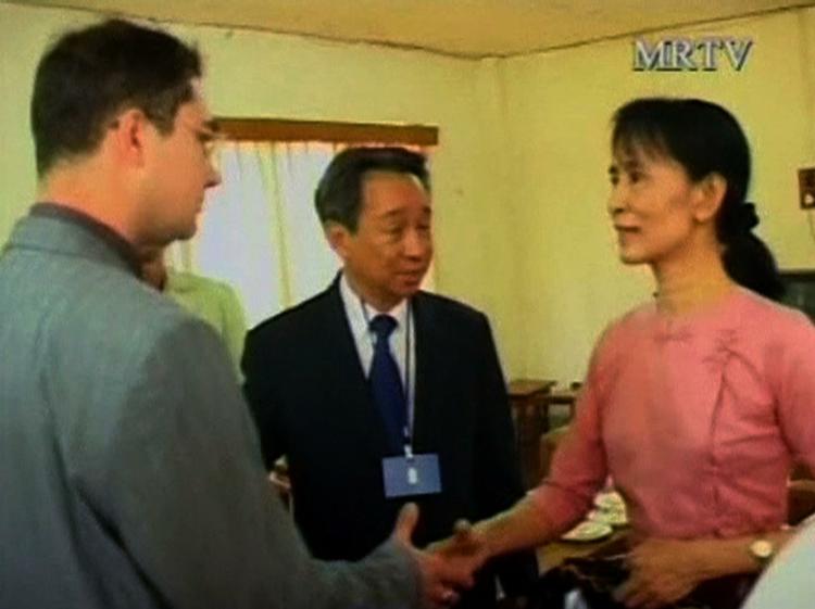Aung San Suu Kyi optrådte i sidste uge på nationalt tv sammen med sin advokat. 