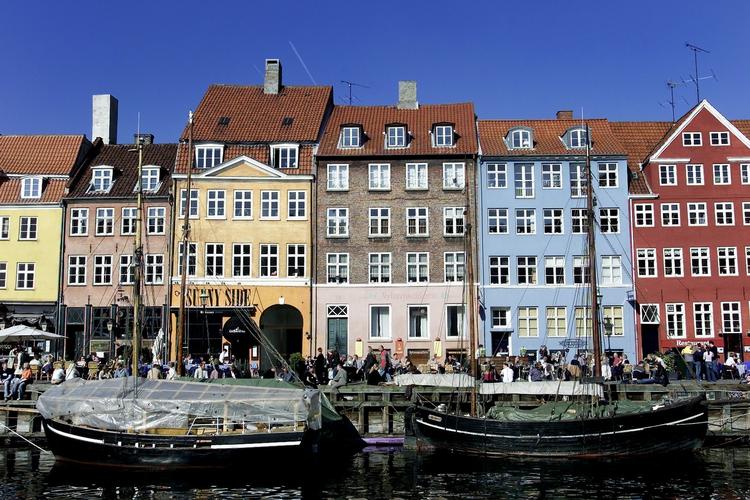 Den sene udeservering i Nyhavn bliver permanent. 