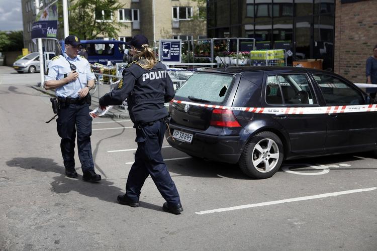 Pistolmanden skød mod denne bil, fordi han var vred over dens placering på vejen. 