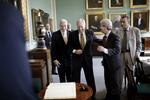 Steny Hoyer, midt i billedet, er i København, hvor han i dag besøgte Folketinget. 