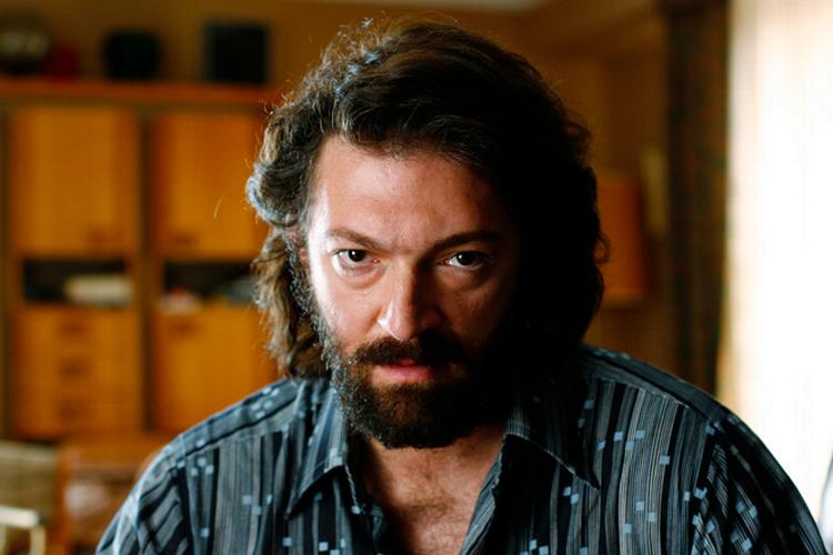 Anden del af historien om Frankrigs største gangster, Jacques Mesrine, fortsætter ufortrødent hvor 1'eren slap. 