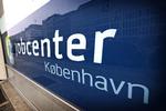 Under en samtale på et jobcenter i Københavns Kommune insisterede en sagsbehandler på at lukke døren, selv om borgeren gjorde opmærksom på, at han led af klaustrofobi. Det udløste et angstanfald. 