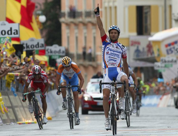 Michele Scarponi først over stregen på etapen, hvor danske Lars Bak var med fremme helt til det sidste. 