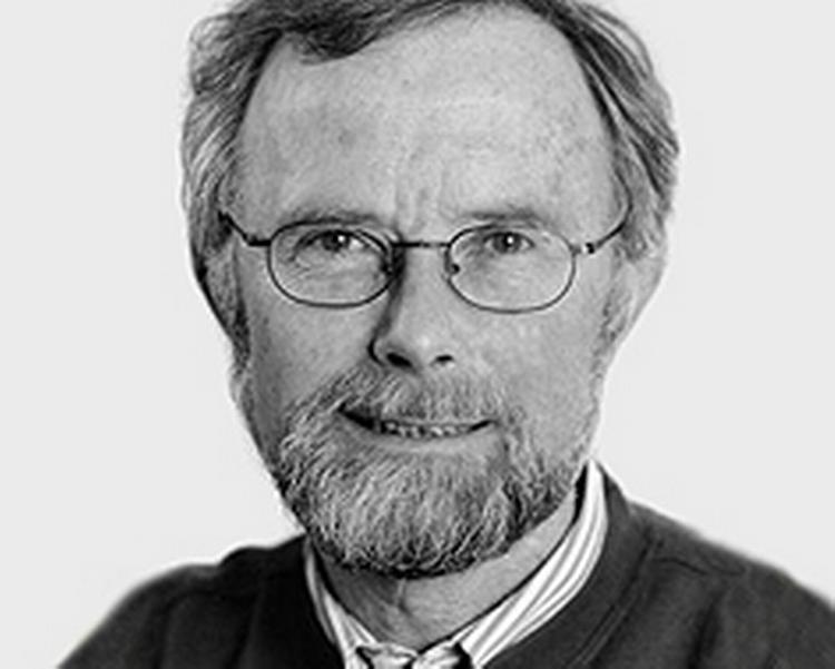 Per Schultz Jørgensen er uddannet skolelærer og efterfølgende cand.psych. og dr. phil. fra Københavns Universitet. 