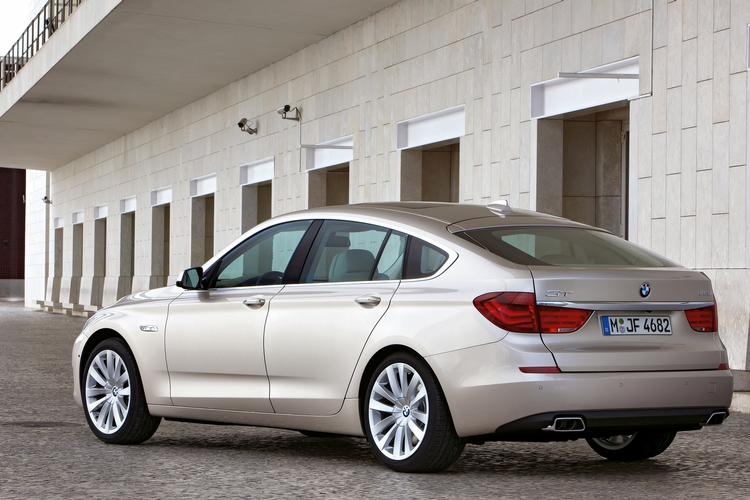 En ny sportsbil fra BMW er muligvis tænkt som en afløser for de store firhjulstrækkere. I hvert fald er bilen i en helt ny kategori. 